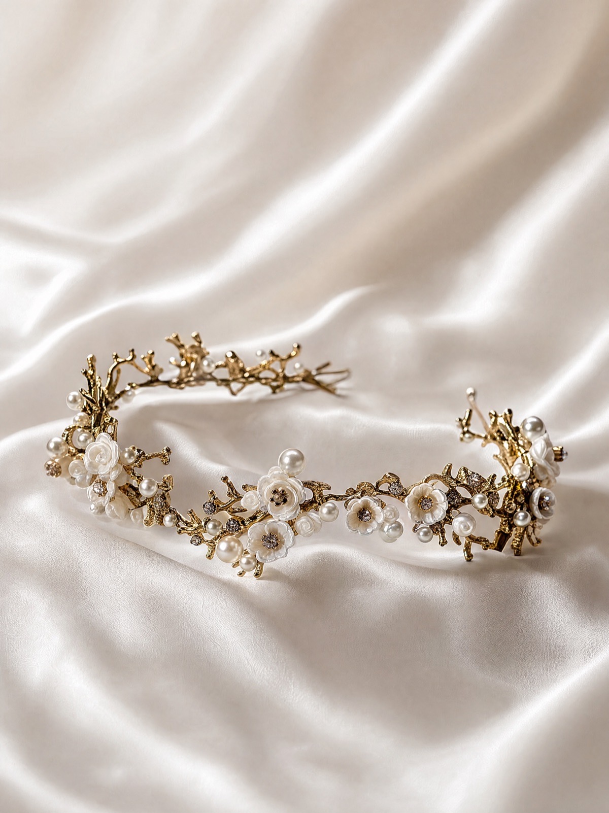 Mae brudehovedpynt, forside, Couture-Stuen
