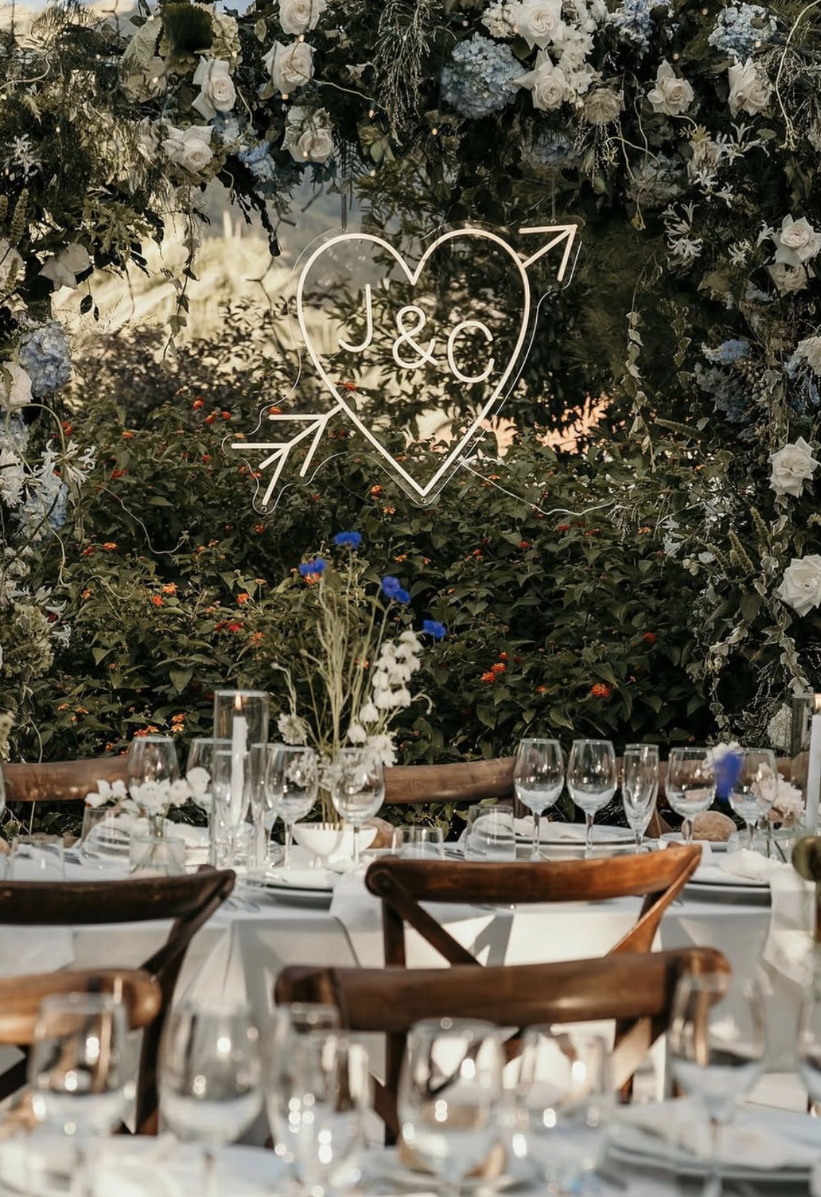 Rigtig brud Christina i håndsyet Couture-Stuen brudekjole, Ibiza