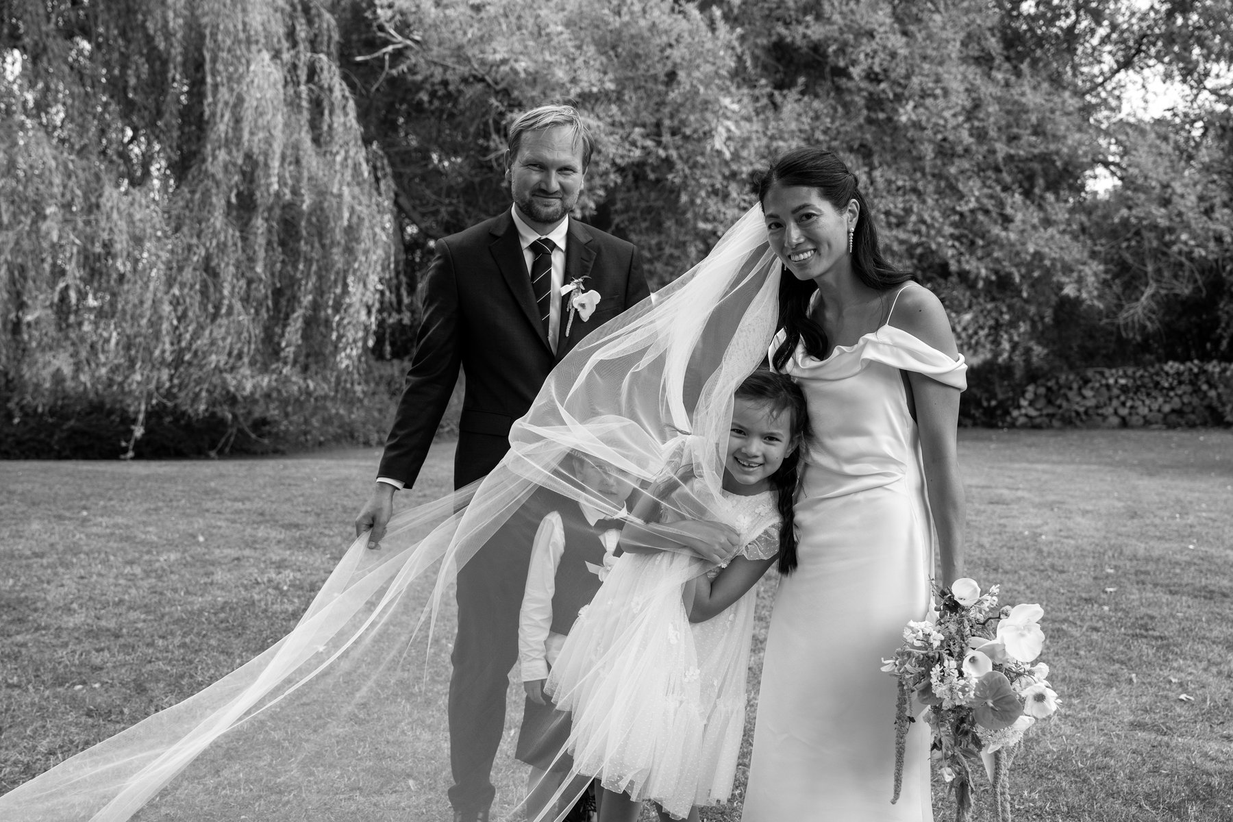 Elise sammen med sin familie i vinden